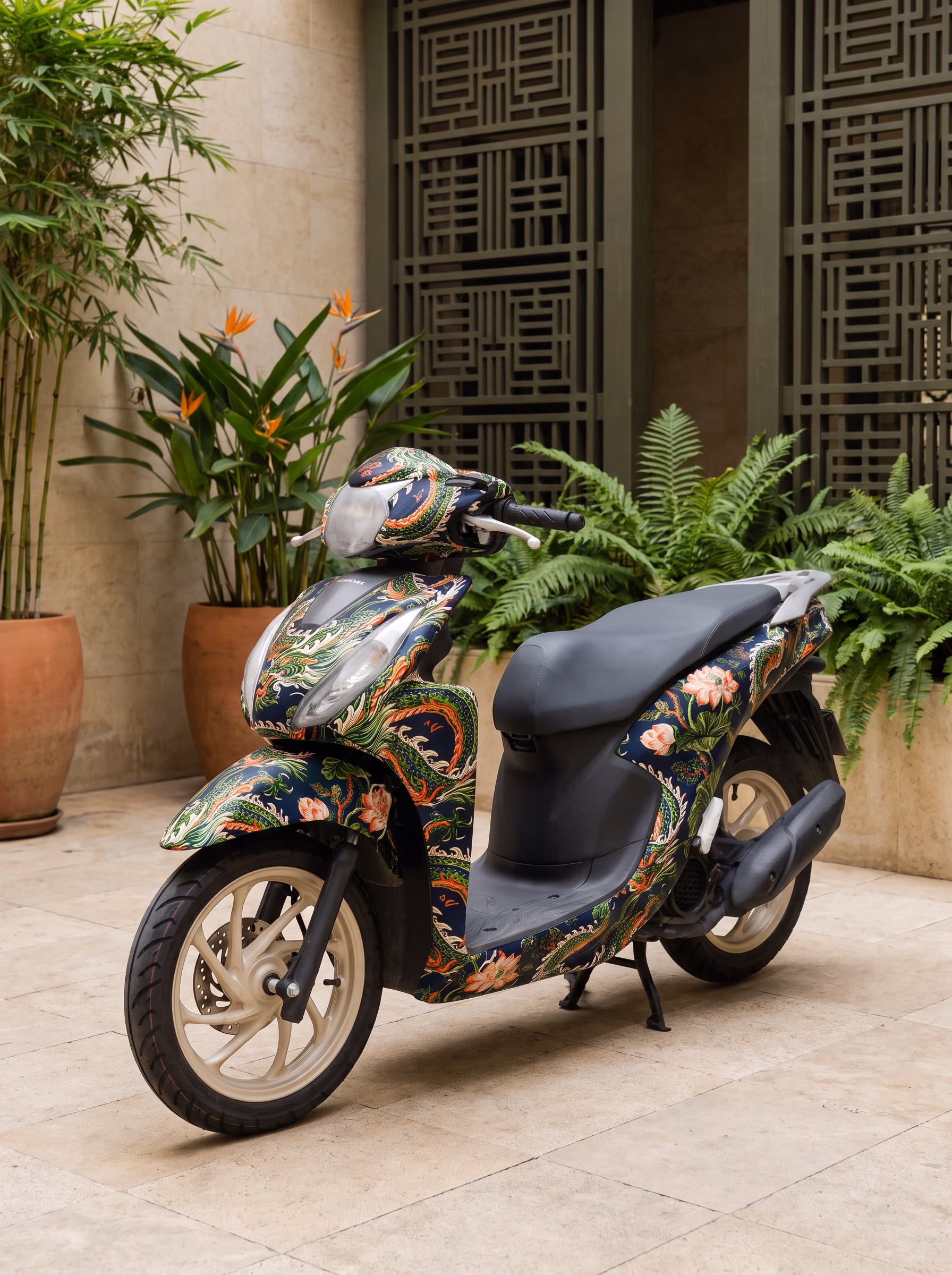Honda Vision full-cover wrap SiDragon — 1/9